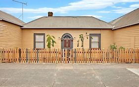 Robinson Cottage  4*